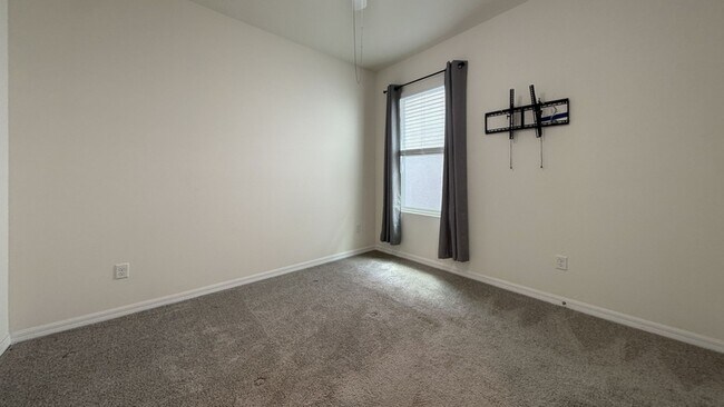 Building Photo - 5699 Chorleywood Ln