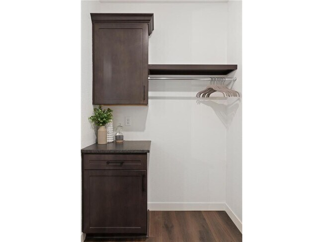 Building Photo - 366 Magnolia Ln