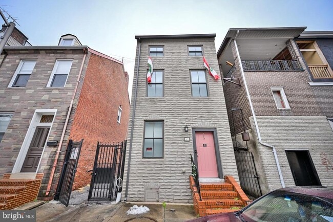 Building Photo - 907 Stiles St