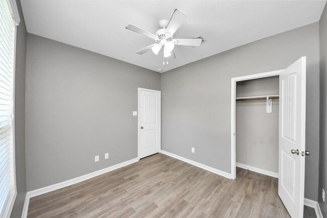 Building Photo - 2011 Halyard Dr