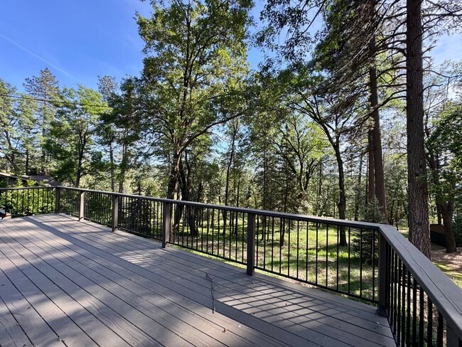 Building Photo - 4-bed 3-bath home in Nevada City!