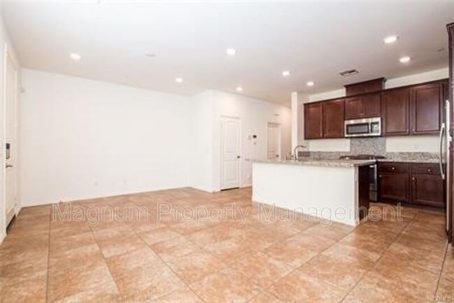 Building Photo - 40347 Calle Real