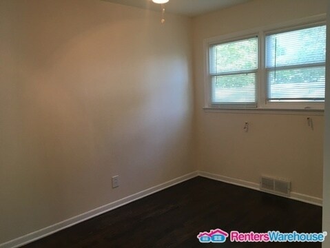 Building Photo - 110 La Sierra Dr