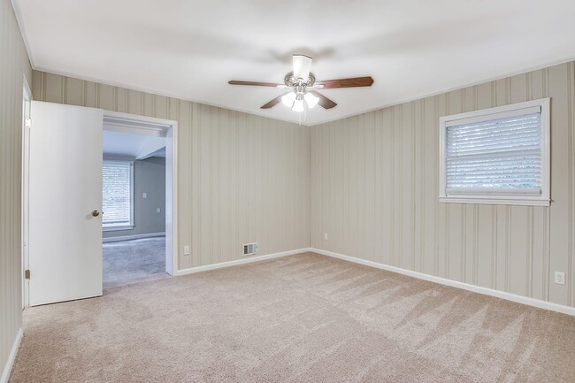 Building Photo - 8596 Timber Lane Dr