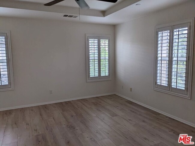 Building Photo - 720 S San Fernando Blvd