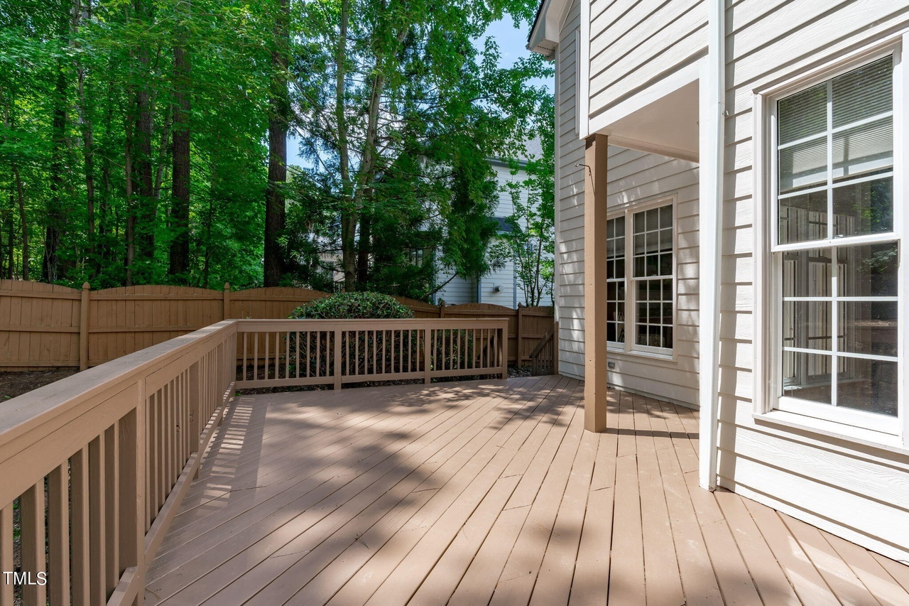 Deck - 101 Caymus Ct