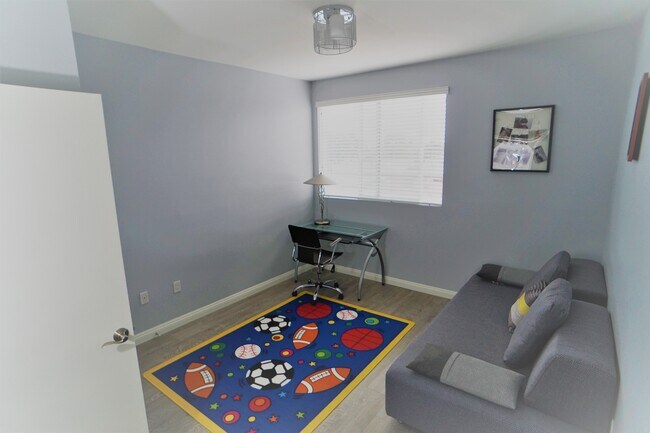 Building Photo - 13951 Sherman Way