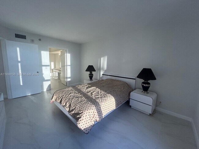 Building Photo - 3400 NE 192 St