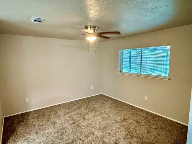 Building Photo - 3507 Almondwood Dr