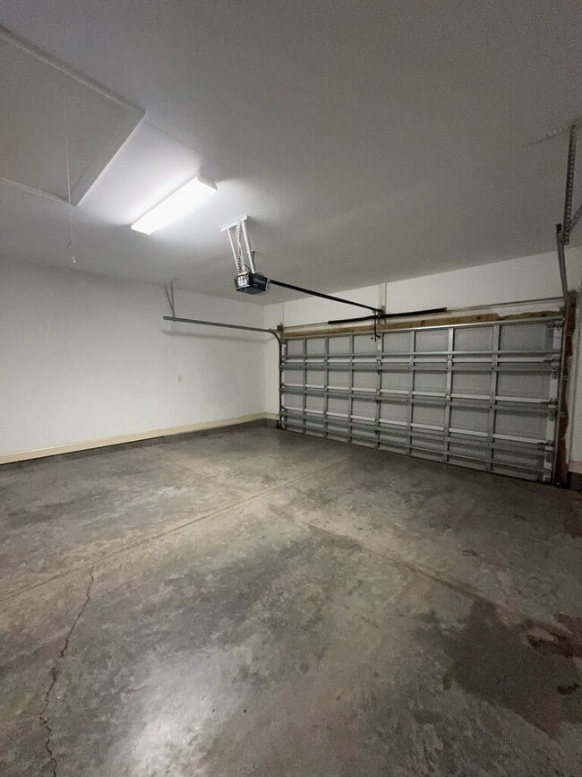 Building Photo - 115 Sanders St