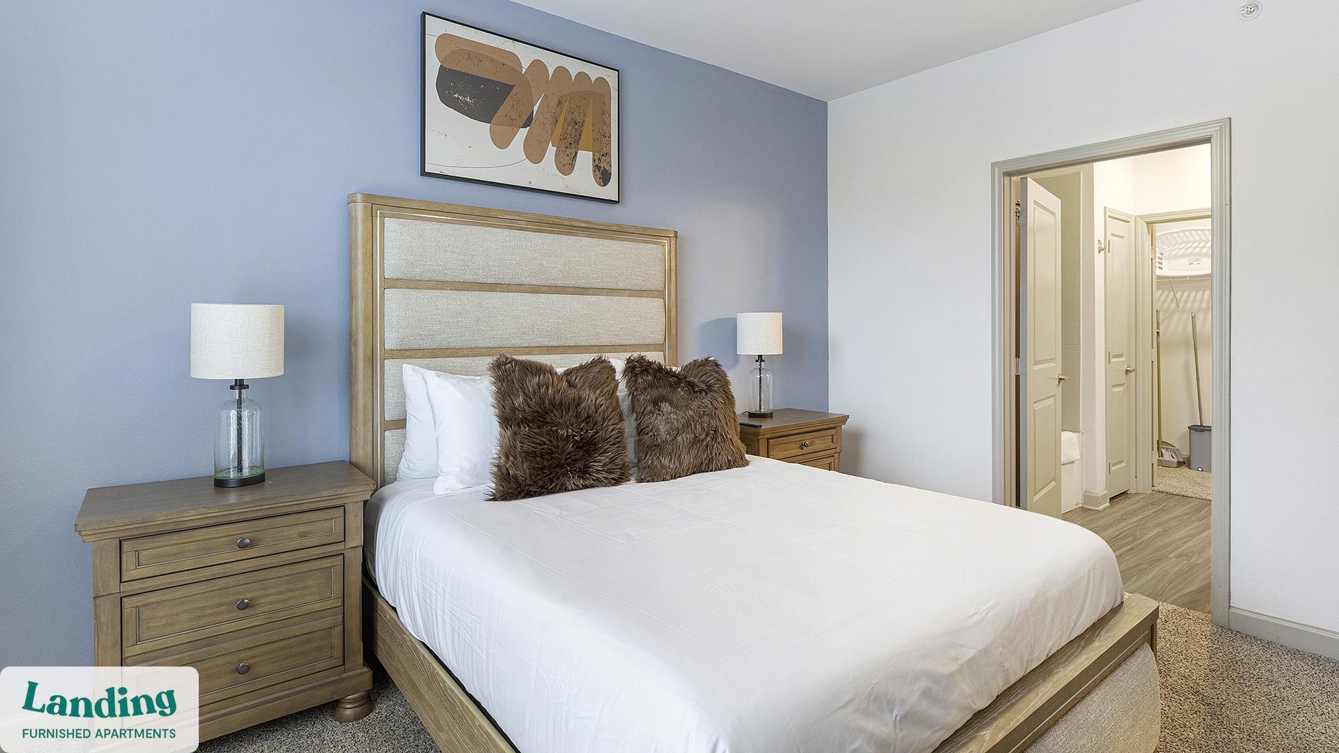 Building Photo - 2800 NE Green Oaks Blvd