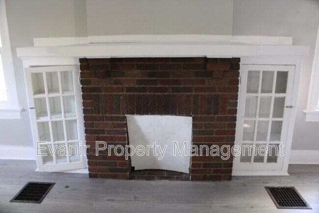 Building Photo - 1568 N Euclid Ave