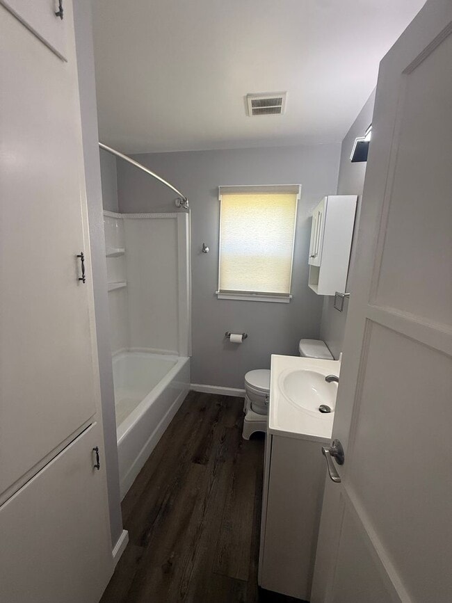 Building Photo - Charming Del Aire Home with A/C, Huge Backyard & Modern Upgrades!
