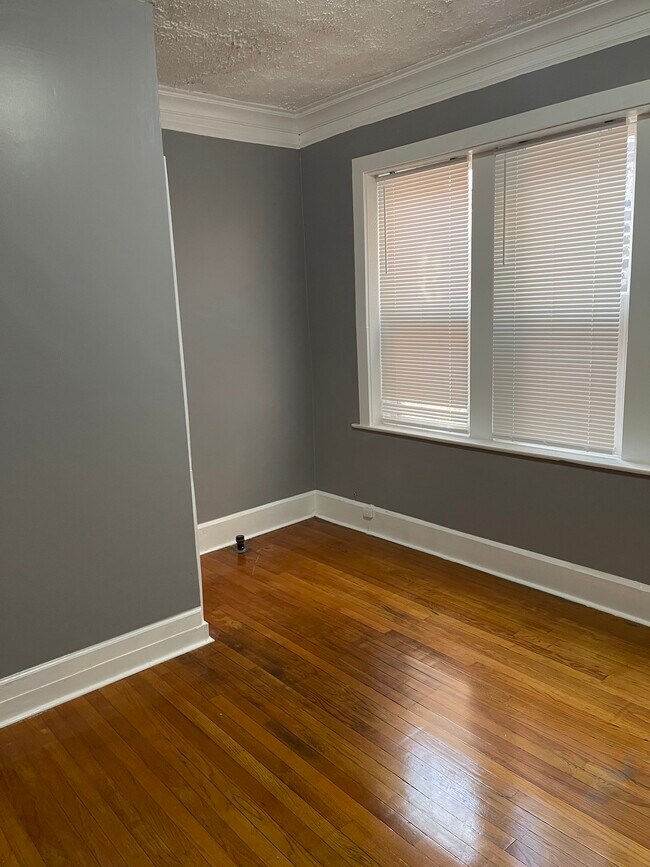 Building Photo - 8040 S Evans Ave