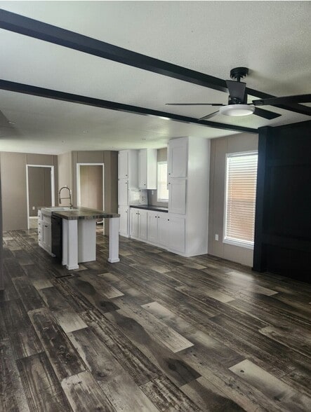 Building Photo - 150 Tonkawa Trl