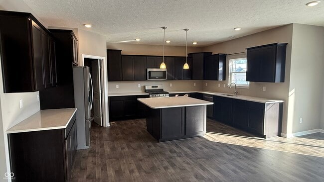 Building Photo - 6923 Bryant Pl