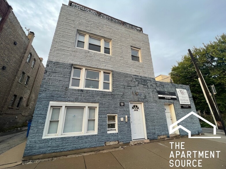 Building Photo - 3216 W Augusta Blvd