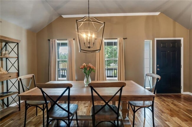 Building Photo - 403 Rosedale Blvd