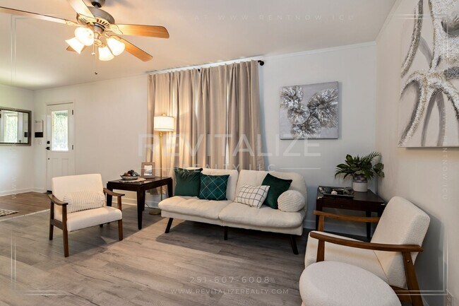 Building Photo - HALF-OFF DEPOSIT SPECIAL! Furnished 2 Bedr...
