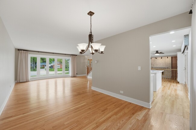 Building Photo - 4452 Burgundy Pl