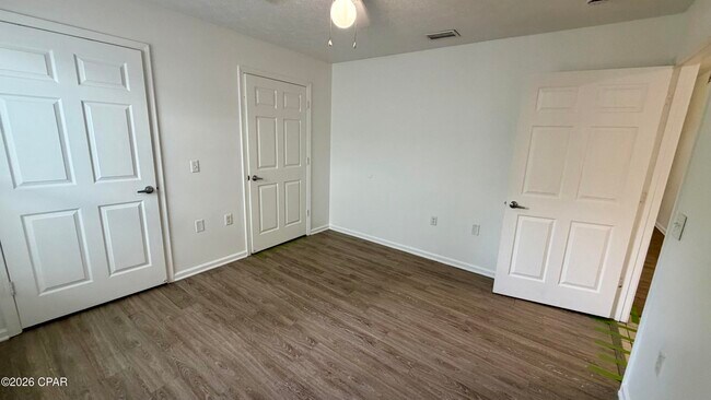 Building Photo - 9117 Laird St