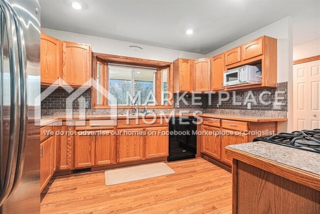 Building Photo - 340 Union Lake Rd