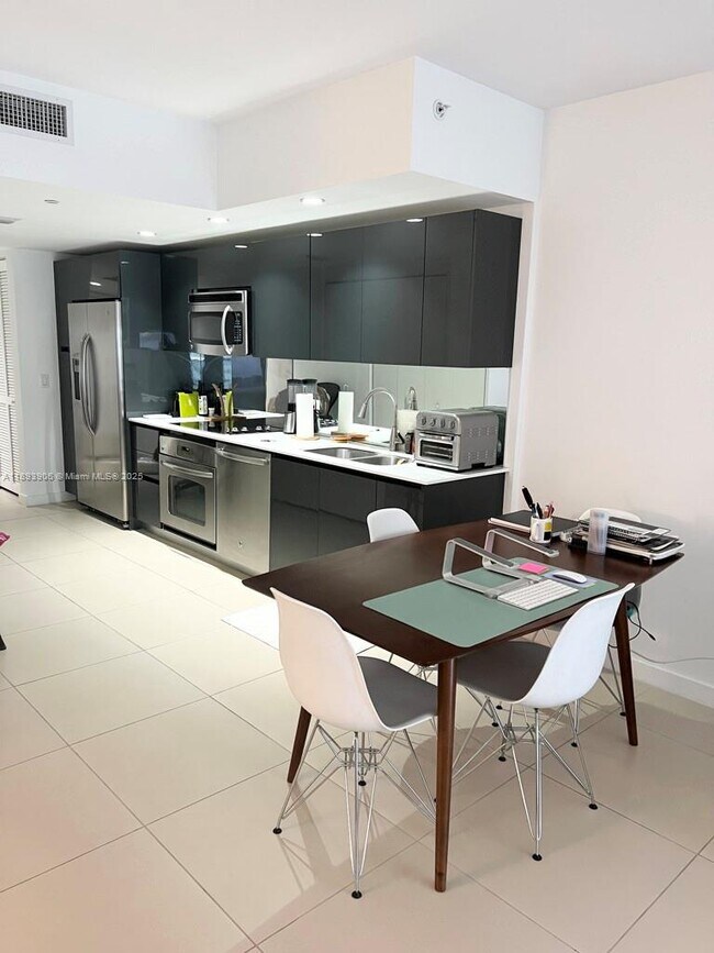 Building Photo - 31 SE 6th St