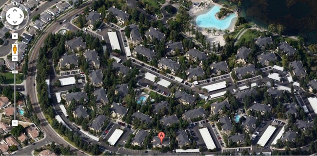 Building Photo - 3 Bedroom, 2 Bath Condo in Eastlake Shores