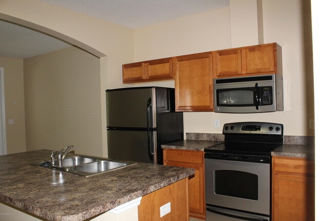 Building Photo - 625 Oakleaf Plantation Pkwy