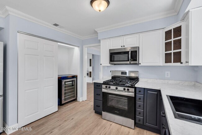 Building Photo - 32 Belmont Ave