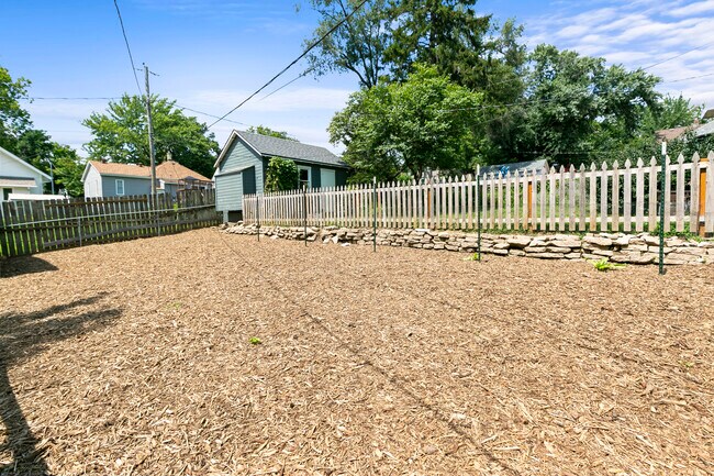 Building Photo - 2320 N 63rd St