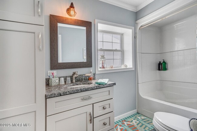 Building Photo - 28 S Los Angeles Dr