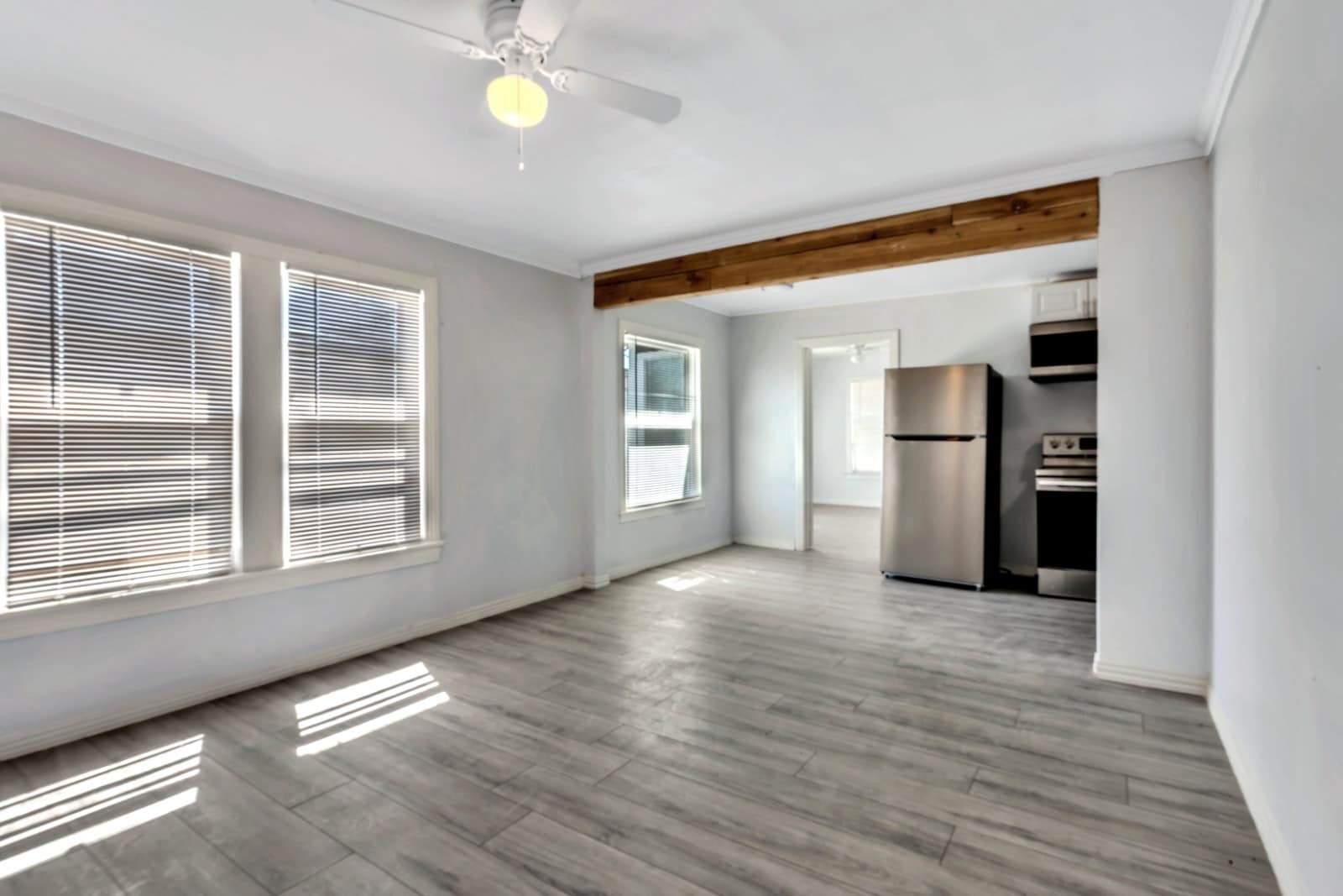 Building Photo - 305 N Robinson St