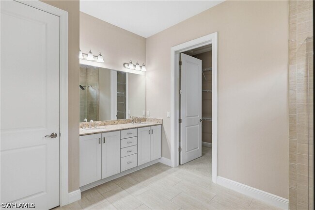 Building Photo - 4722 Formosa Dr