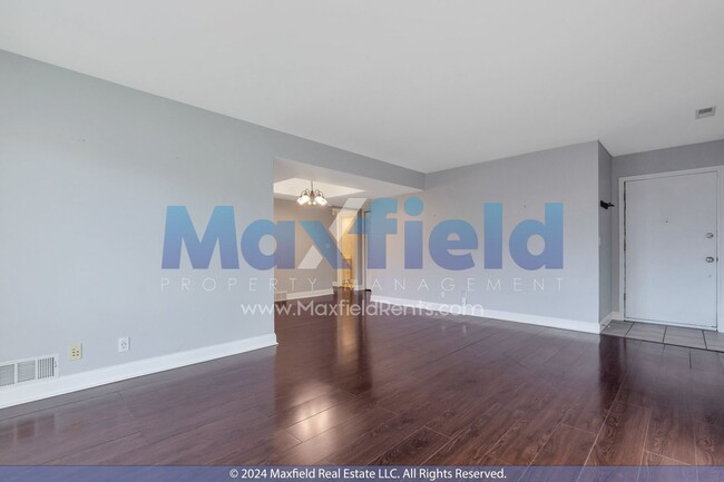 Building Photo - Gated Murray Community - 2 BD 2 BA