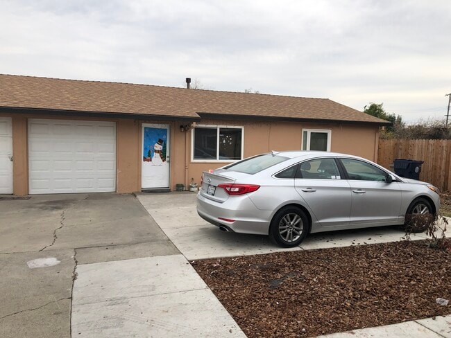 Building Photo - 1516 -1518 Orlando Way