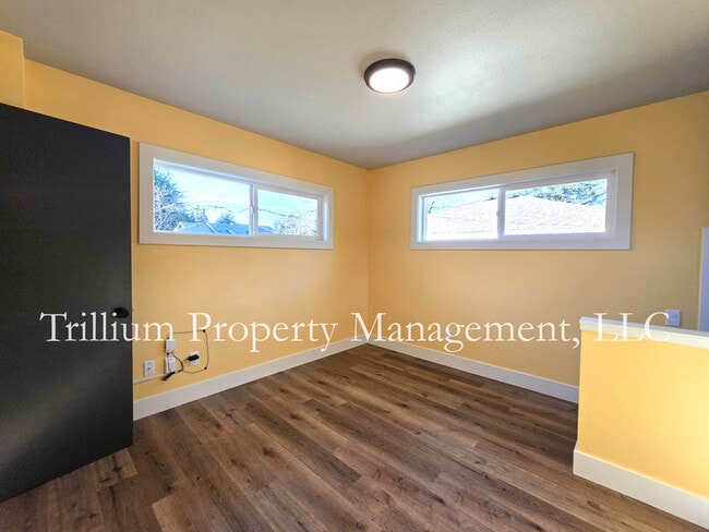 Building Photo - 7020 NE 17th Ave