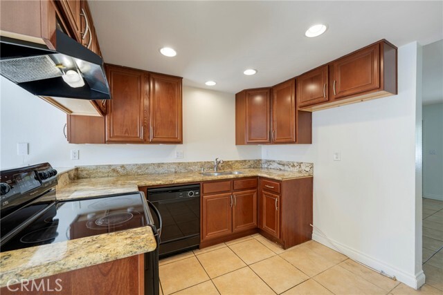 Building Photo - 410 N Clark St