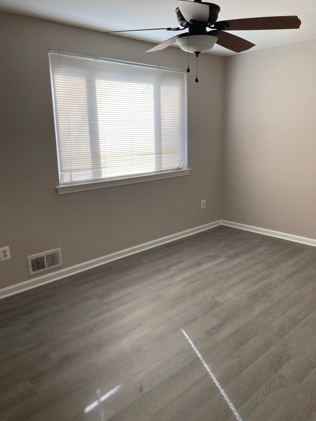 Building Photo - 1605 Addison Rd S