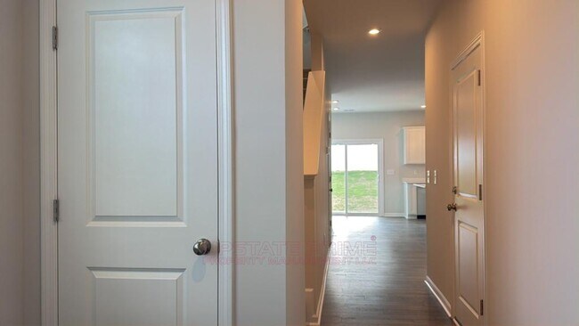 Building Photo - 165 Randwick Ln
