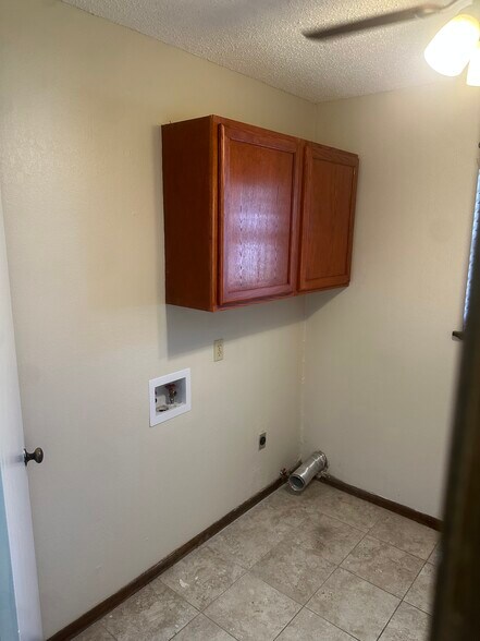 Building Photo - 2926 Briargrove Ln