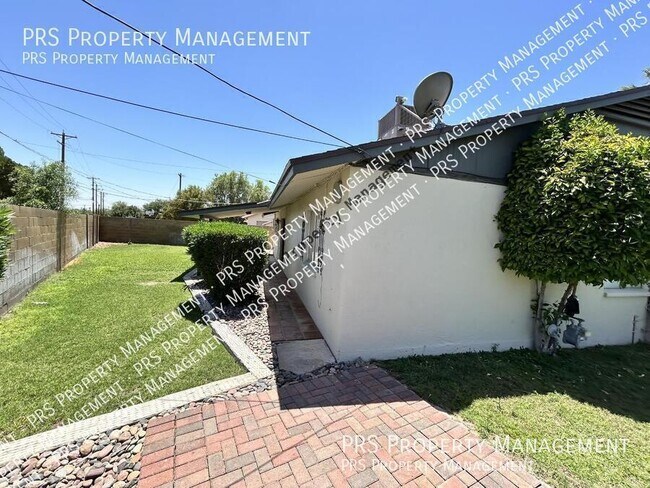 Building Photo - 6926 E Windsor Ave