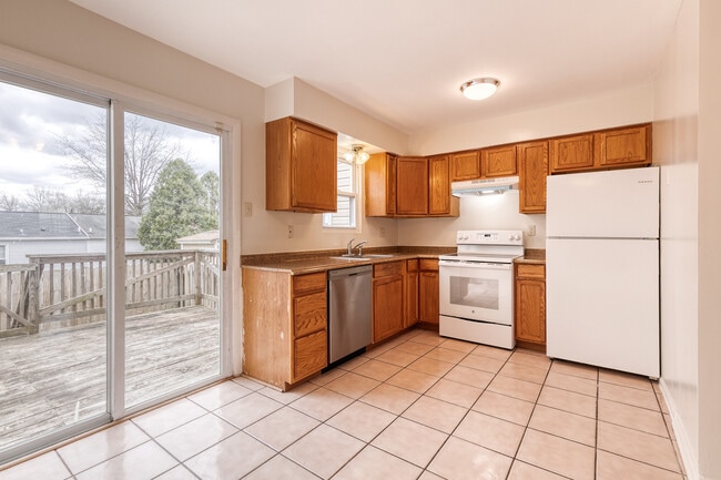 Building Photo - 625 Glynock Plz