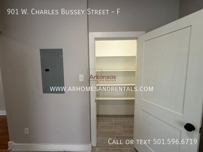 Building Photo - 901 W Charles Bussey Ave