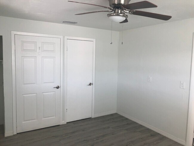 Building Photo - Tudor Dr Duplex
