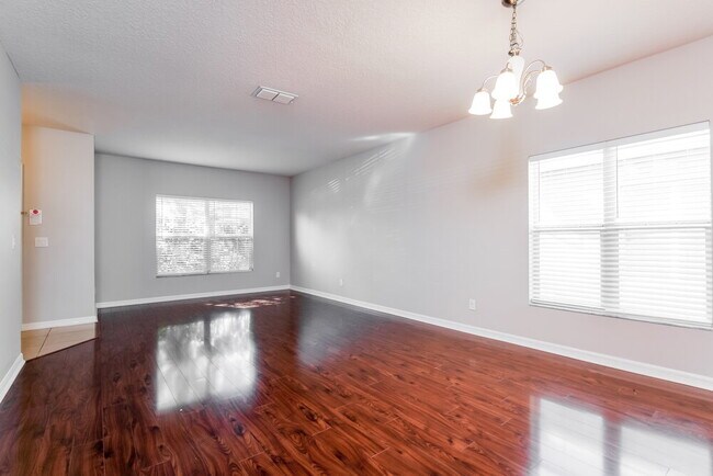 Building Photo - 7211 Wakeview Dr