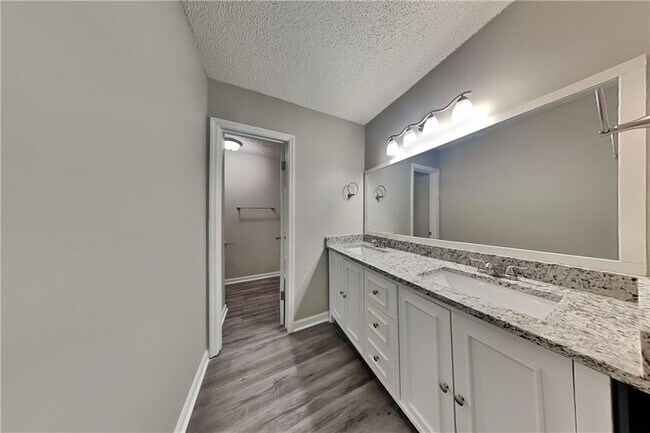 Building Photo - 4523 Hickory Grove Dr NW