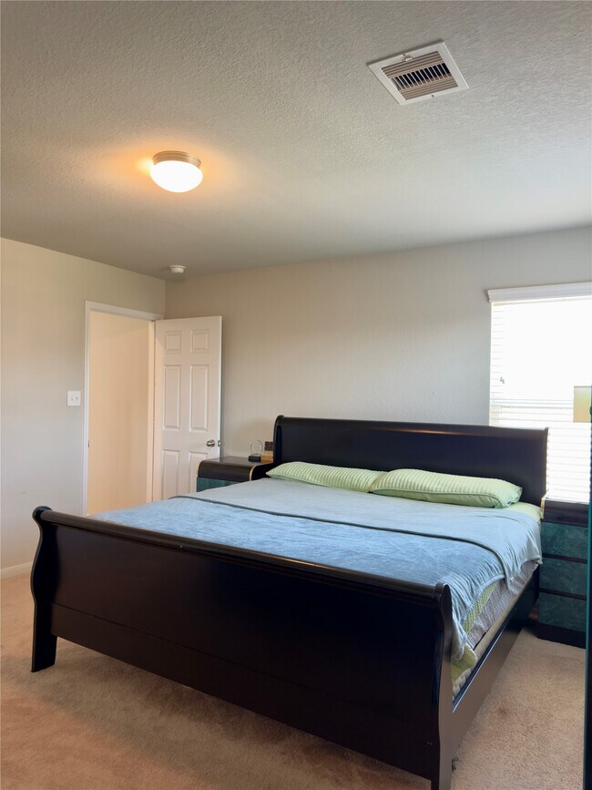 Building Photo - 15618 Eastern Meadowlark Wy