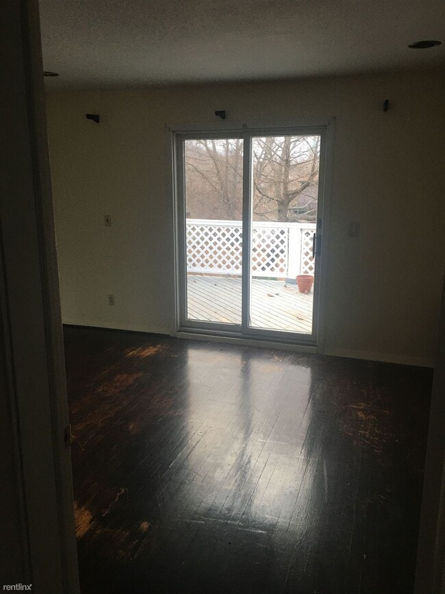 Building Photo - 3 br, 1 bath Duplex - 44 Division St