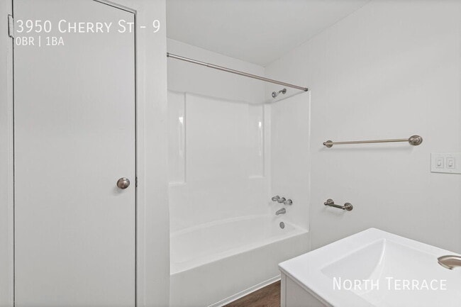 Building Photo - 3950 N Cherry St